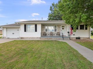 213 3rd Ave, Low Moor, IA 52757