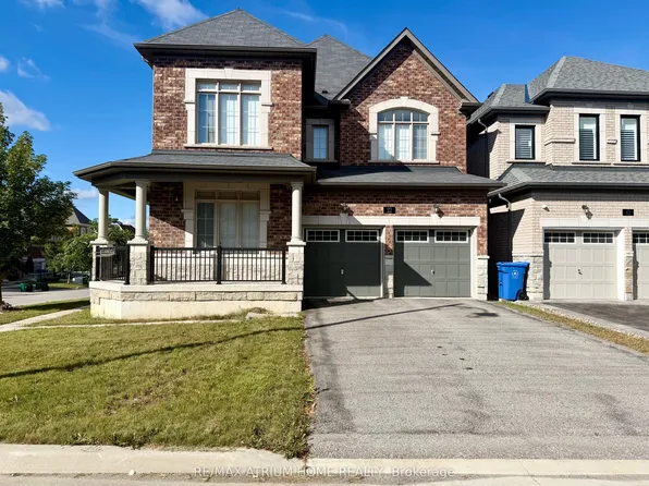 22 Duggan St, Aurora, ON L4G 0Y8