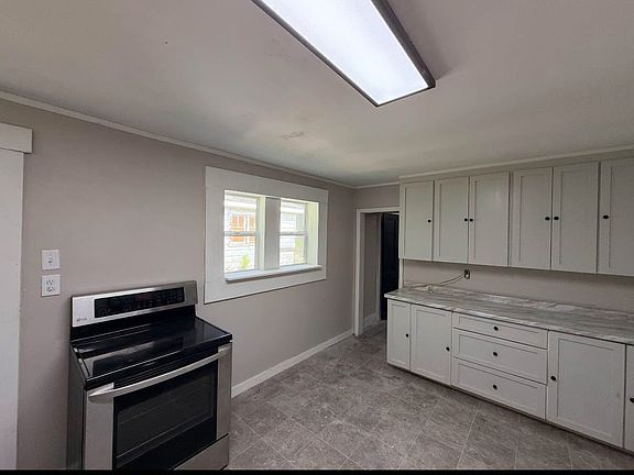 4th image of 607 Reid St