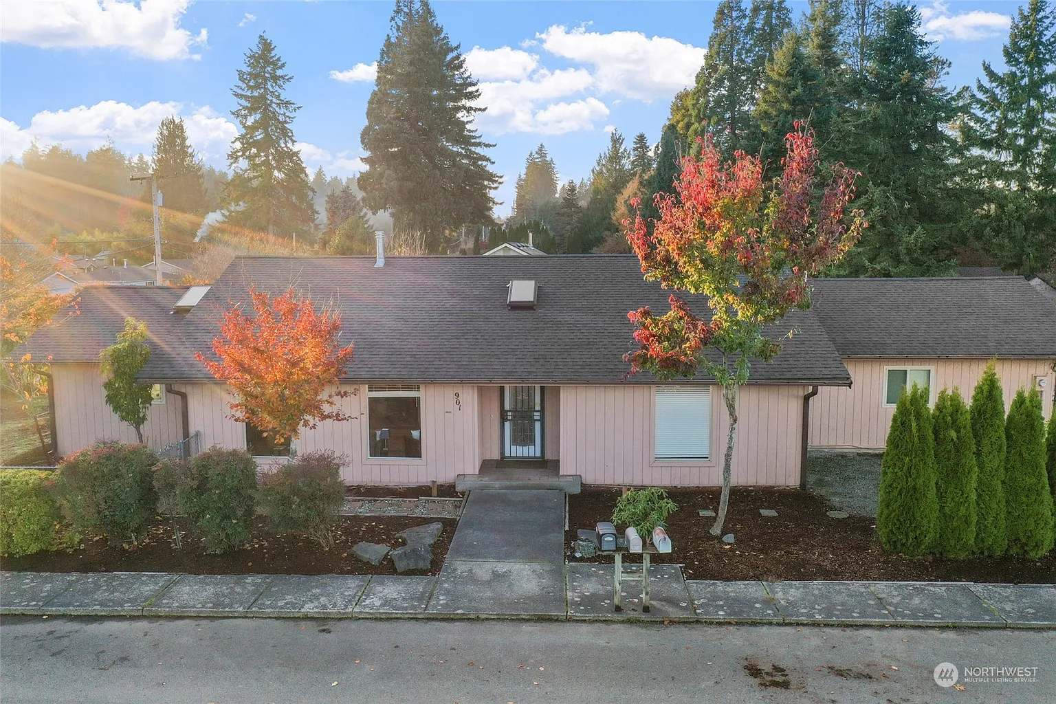 901 N 7th Avenue SW photo 1