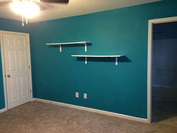 5th image of 102 Clay Creek Ln