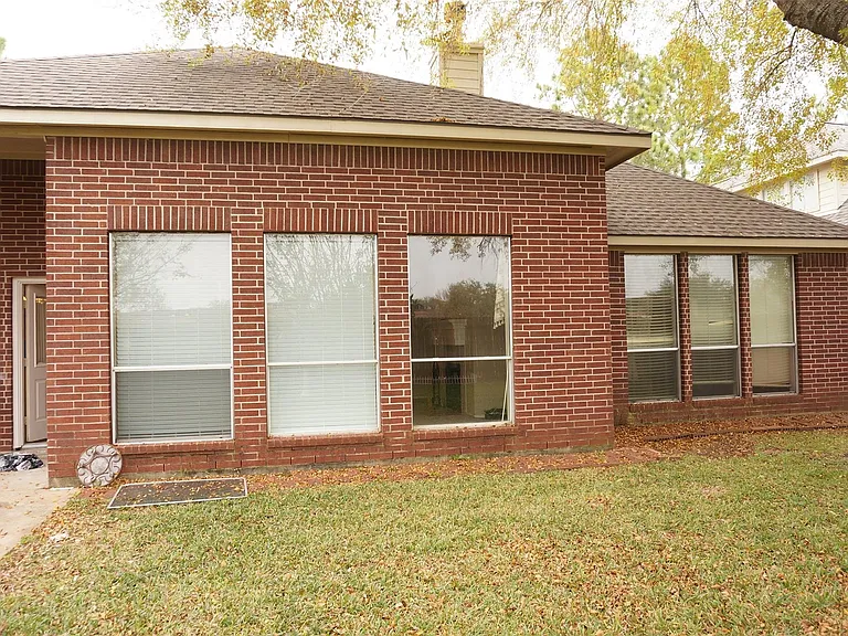 2114 Madewood Dr — Photo 25