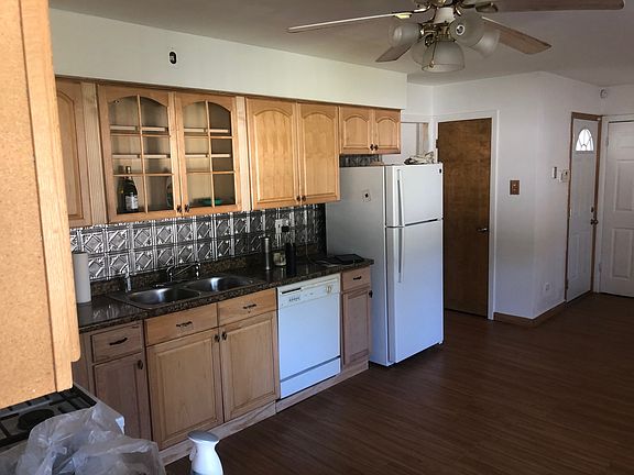 4th image of 608 N Longwood Ct