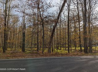 2809 Eagles View Dr, Gouldsboro, PA 18424