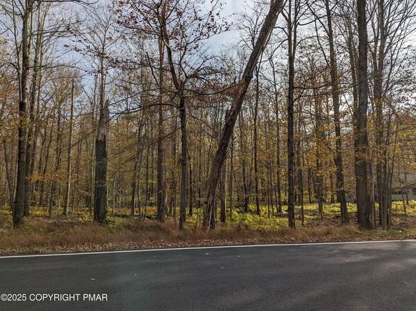 2809 Eagles View Dr, Gouldsboro, PA 18424