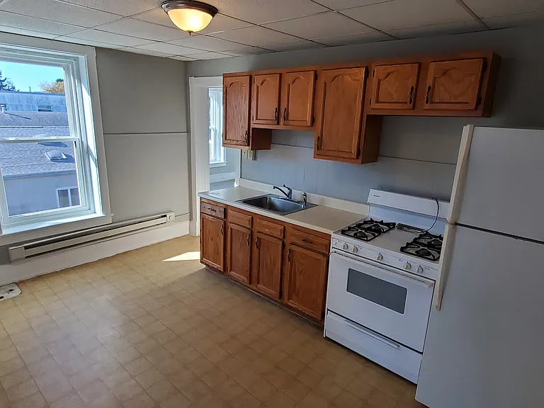 914 New Holland Rd #2W — Photo 7
