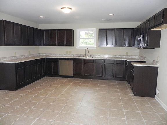 5th image of 554 Bonita Dr