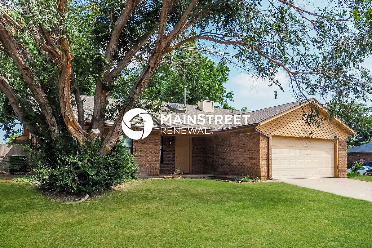 Front View - 2817 Fairfield Dr