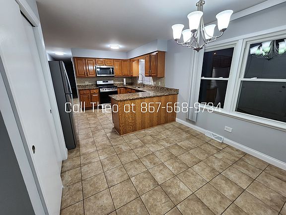 3rd image of 812 E Capri Dr APT 2