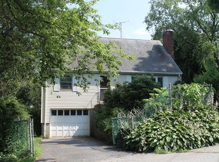 4 McGill St, Worcester, MA 01607