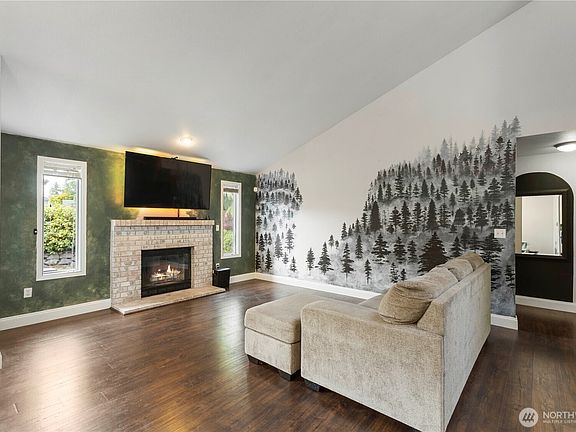 4th image of 1903 157th Street E