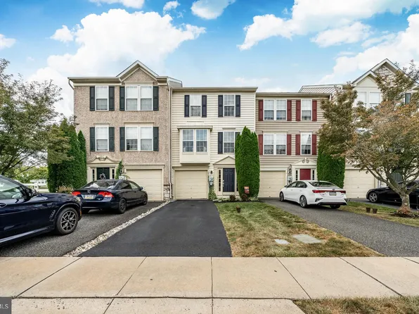 7 N Savanna Dr, Pottstown, PA 19465