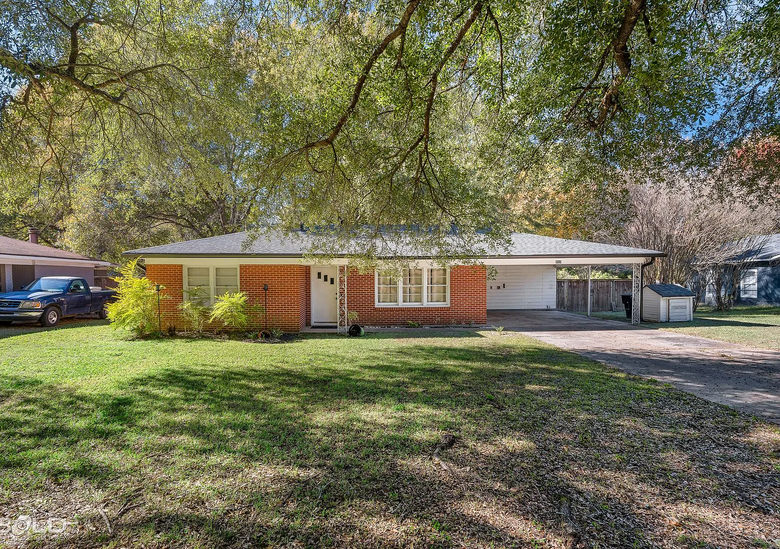 Appointment Only Showings! — Photo 3