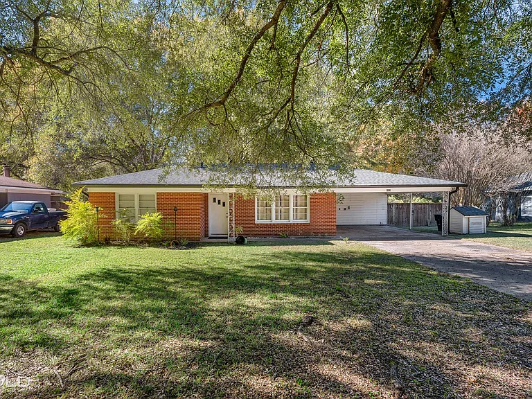 8920 Acacia Ln — Photo 10