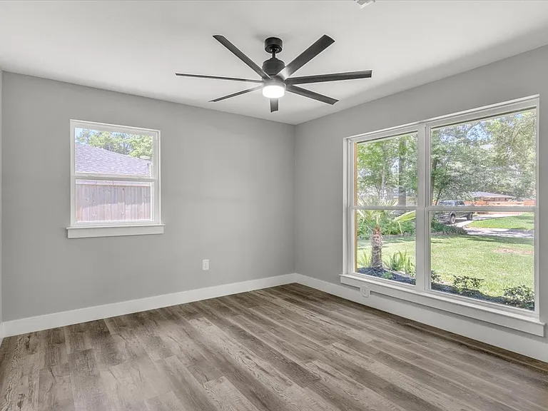 4615 Barton Ln — Photo 20
