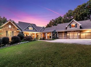 605 Rome Beauty Ln, Clarkesville, GA 30523