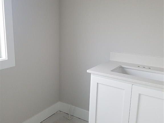 5th image of 310 7th St NE
