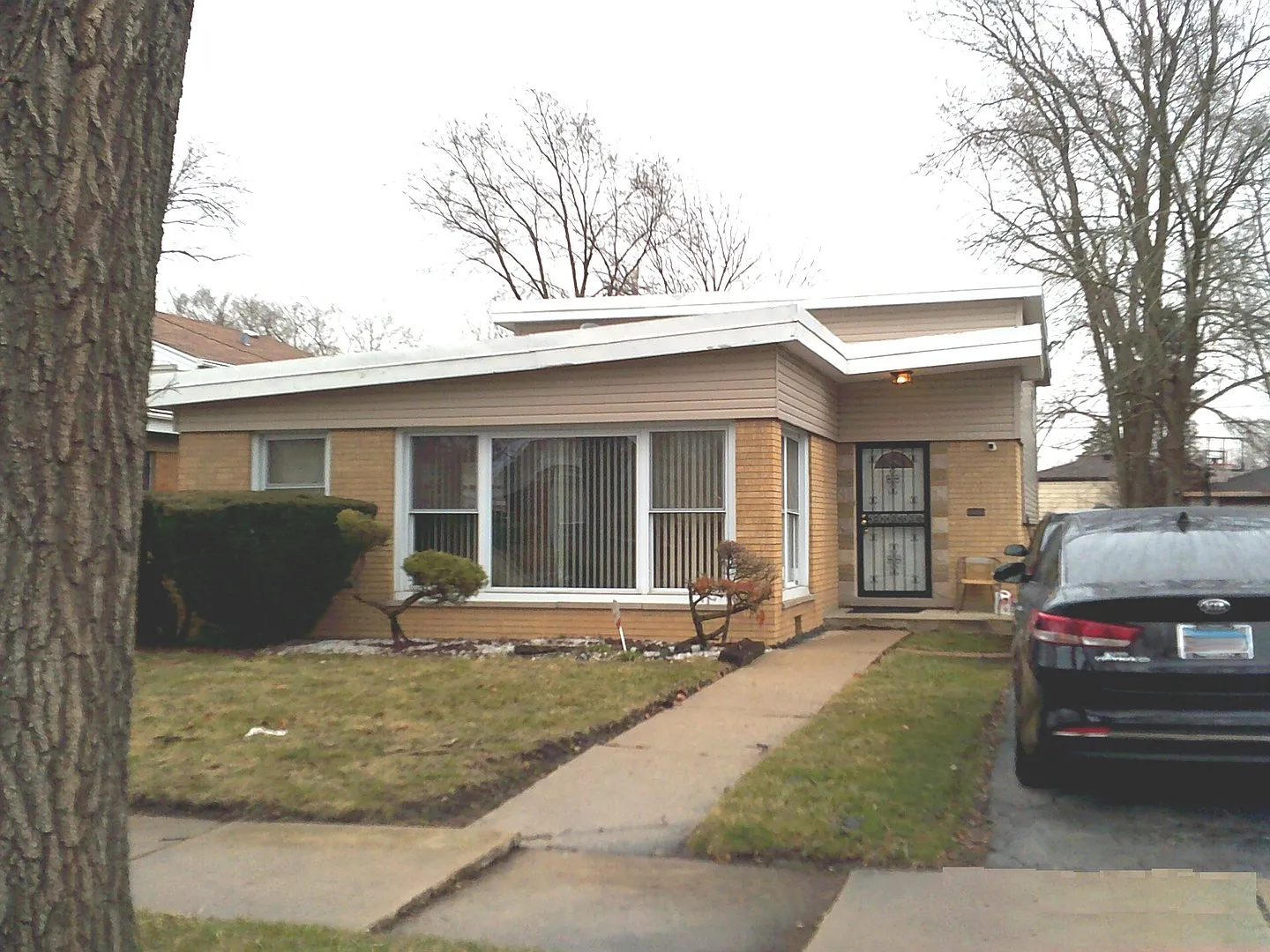 15429 Dobson Ave photo 1