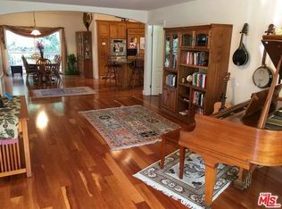 196 Canyon Rd, Thousand Oaks, CA 91320