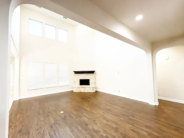 14803 Huffman Ln — Photo 10