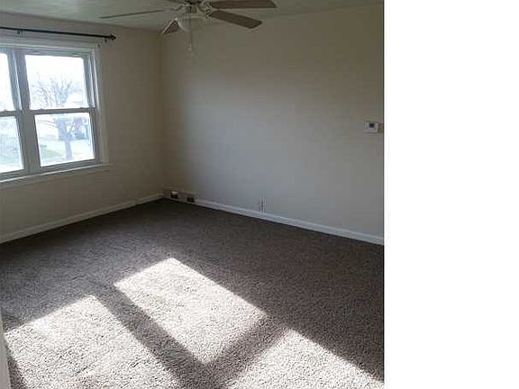 3rd image of 251 School St