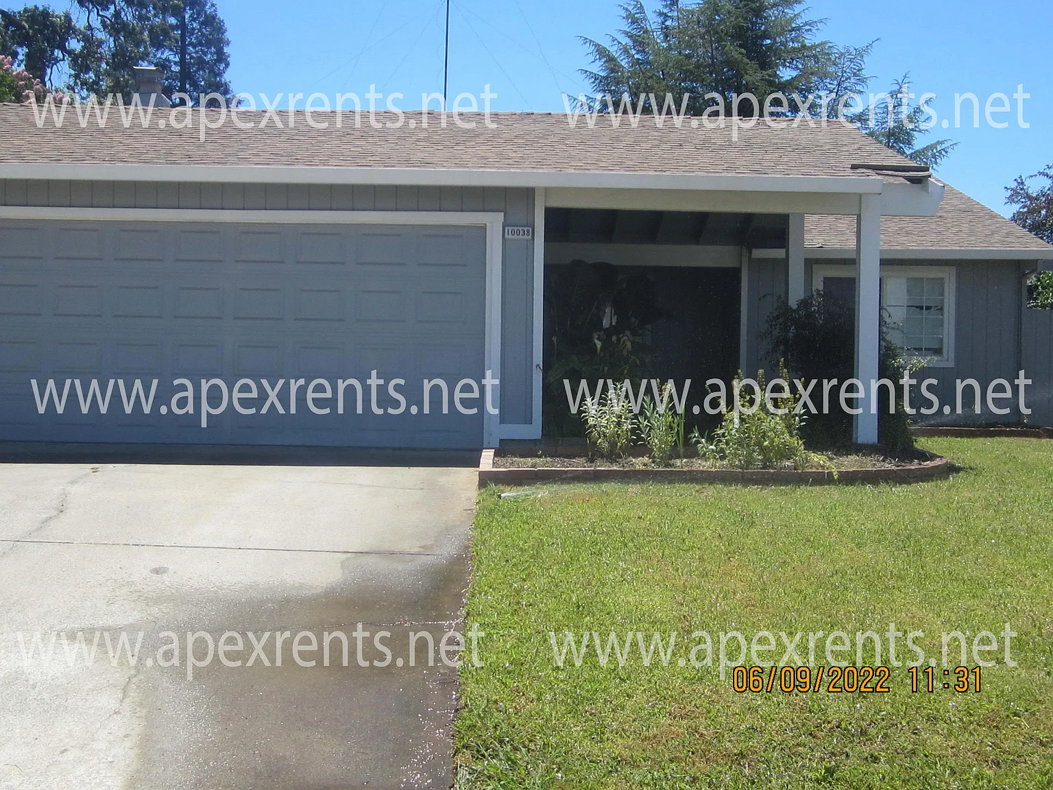 10038 Biscanewoods Way photo 1