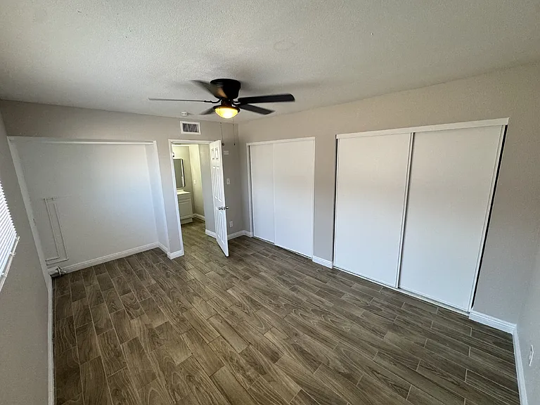 1300 N 22nd St #4 — Photo 9