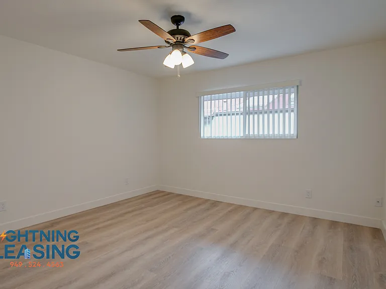 536 E Cypress Ave #302 — Photo 12