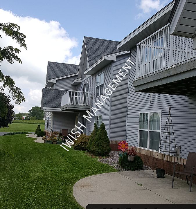 1st image of 220 Park Ln