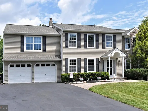 103 Chaucer Ct, Lansdale, PA 19446