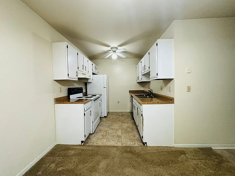 1741 Donlee Dr — Photo 8
