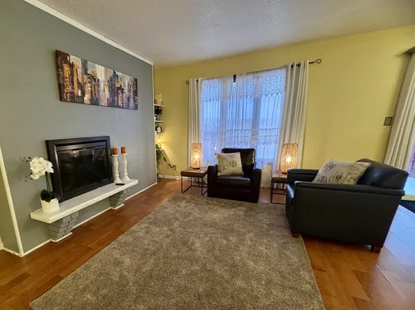 2002 Arkwright St, Saint Paul, MN 55117