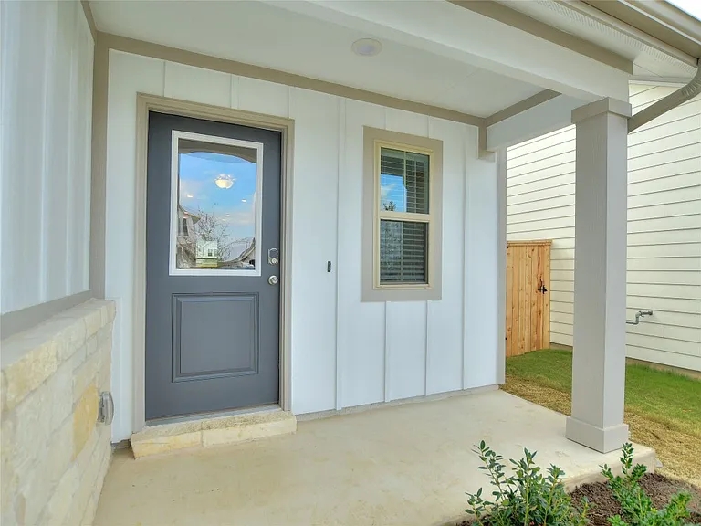 8205 Cottage Rose Dr — Photo 3