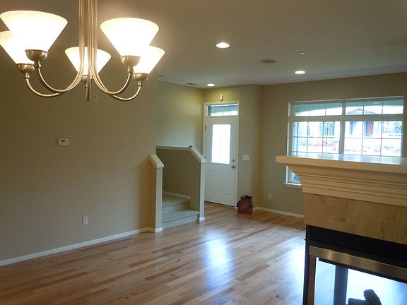 4th image of 1796 10th Ave NE