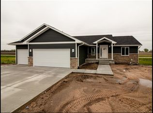 1018 27th St, Central City, NE 68826