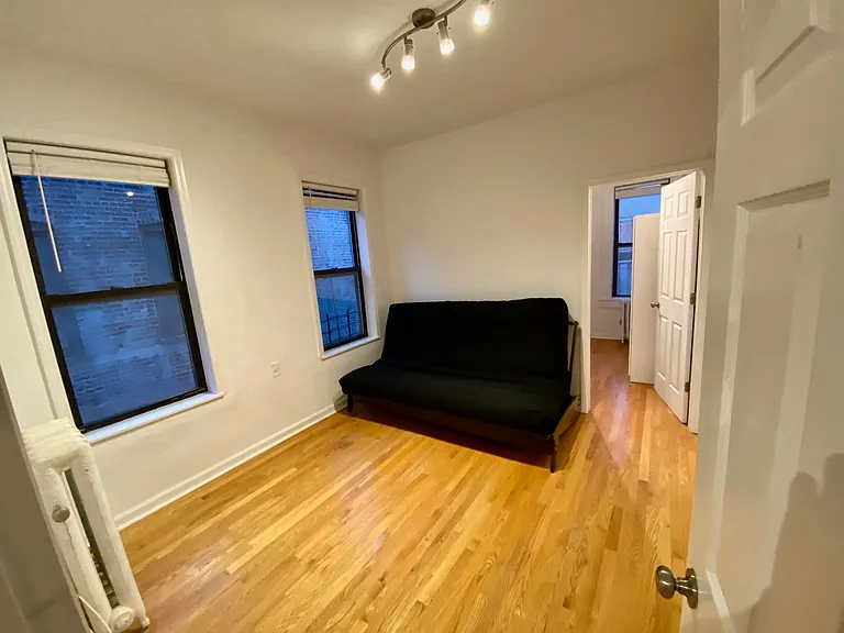 2403 Cambreleng Ave — Photo 21