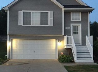 4550 Sunflower Cir, Clarkston, MI 48346