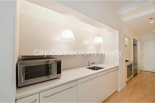 Rented by City Connections Realty | media 11