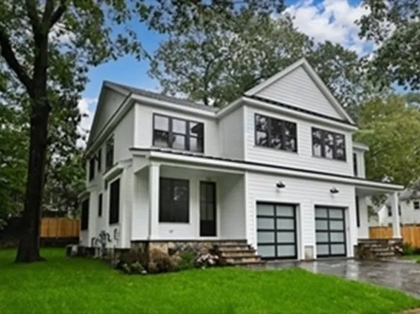 25 Oak St #B, Wellesley, MA 02482