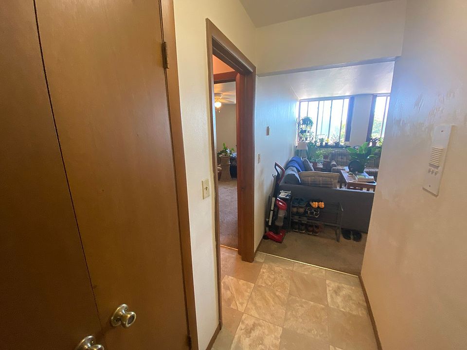 1st image of 1320 E Capitol Dr APT 305
