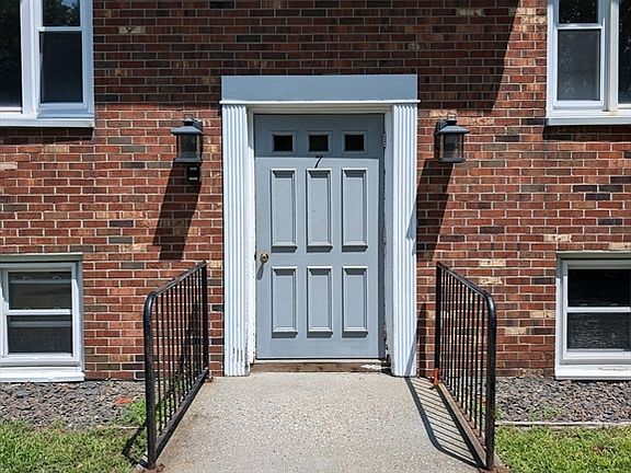 2nd image of 167 South St APT 7D