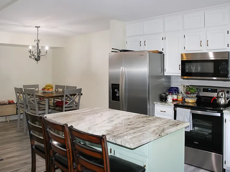 1057 Highlands Dr — Photo 2