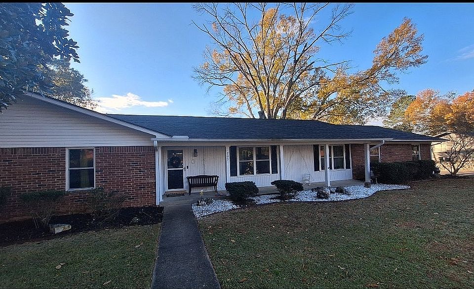 1st image of 203 Mitchell St