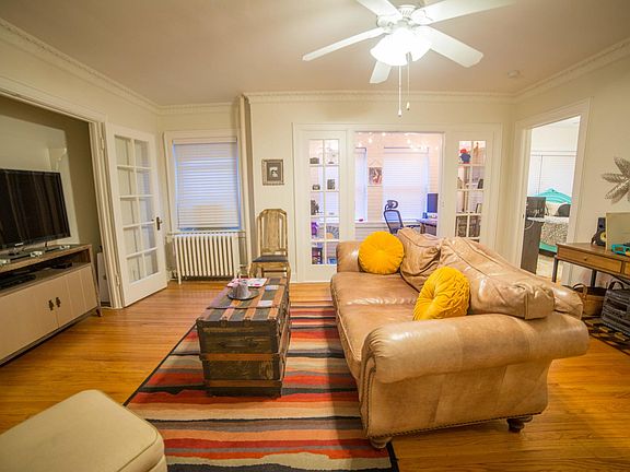 3rd image of 4746 Roanoke Pkwy APT 202
