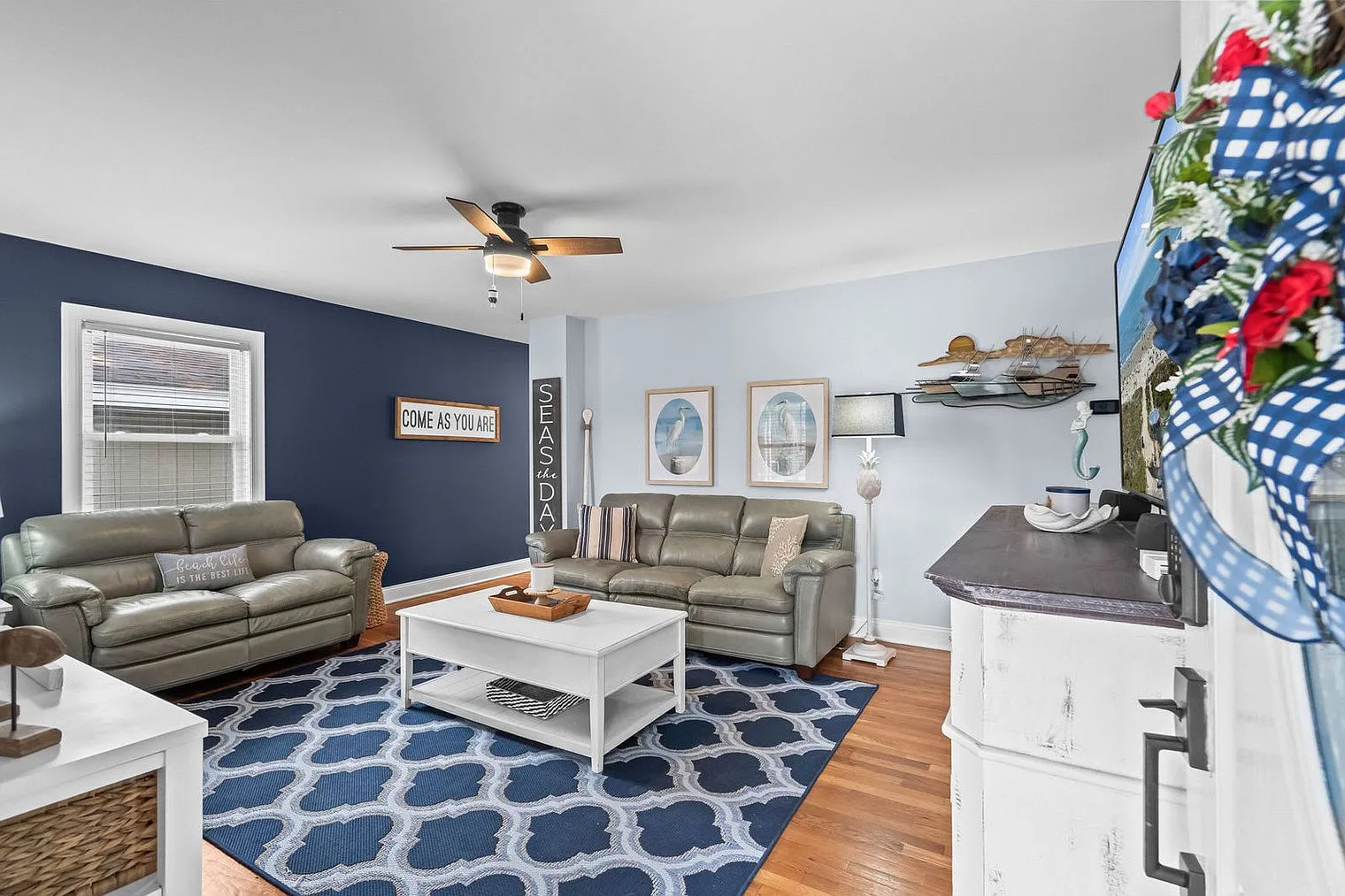3 bed, 2.0 bath, $4,612 — Photo 1