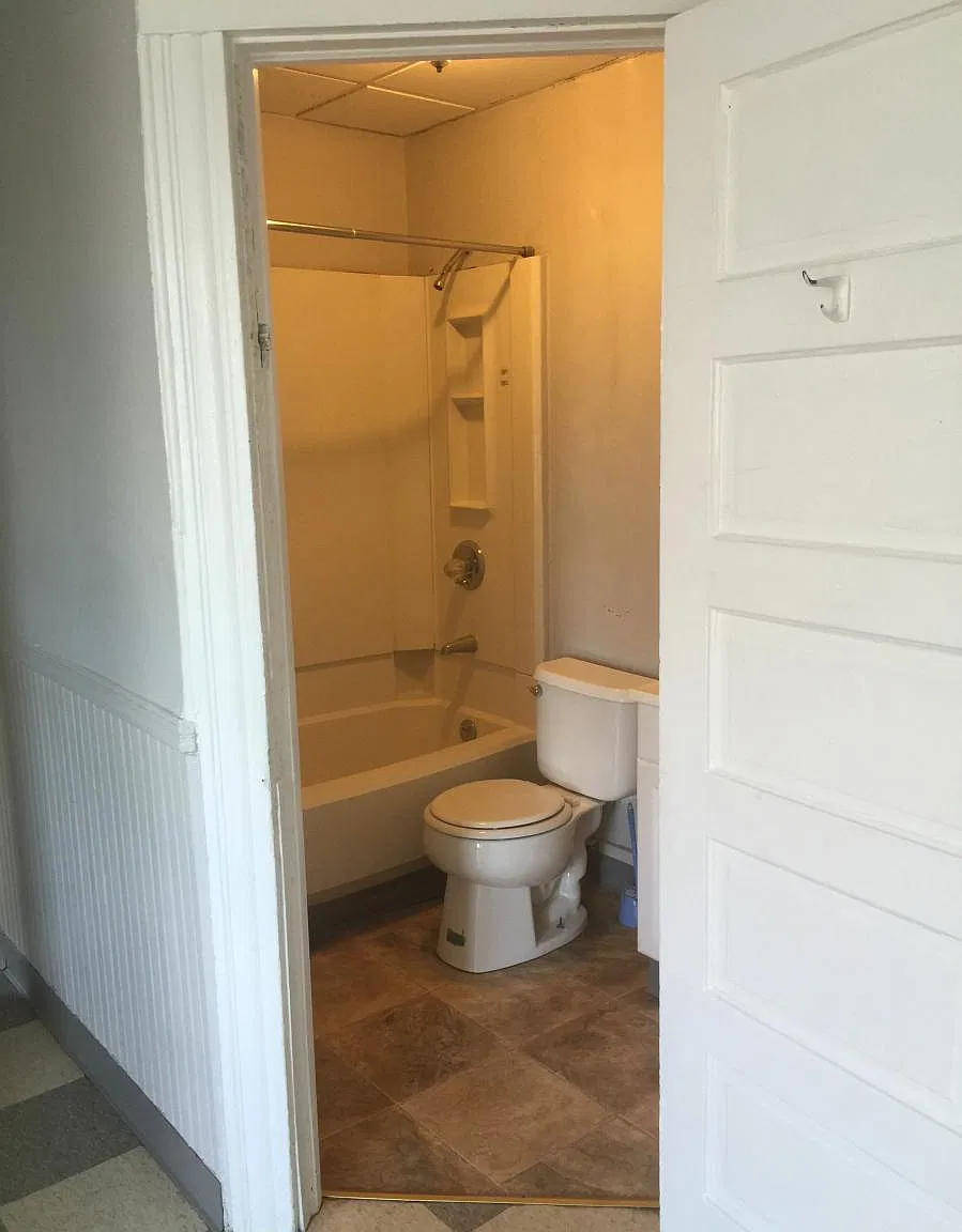 709 Stanley Street — Photo 3