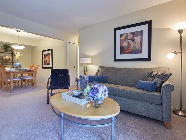 Kensington Manor Apartments — Photo 11