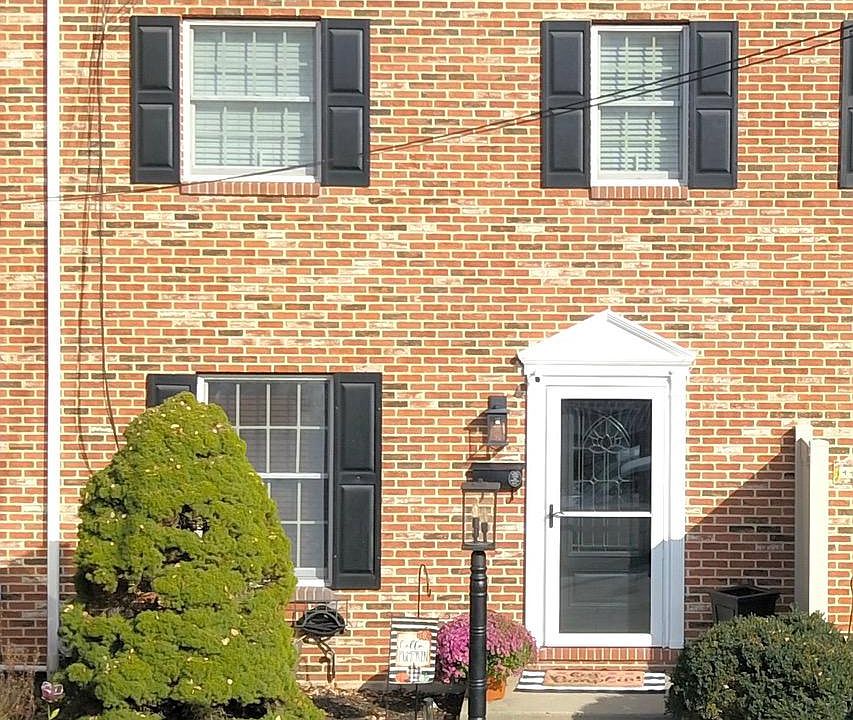 2nd image of 39 Franklin Ave
