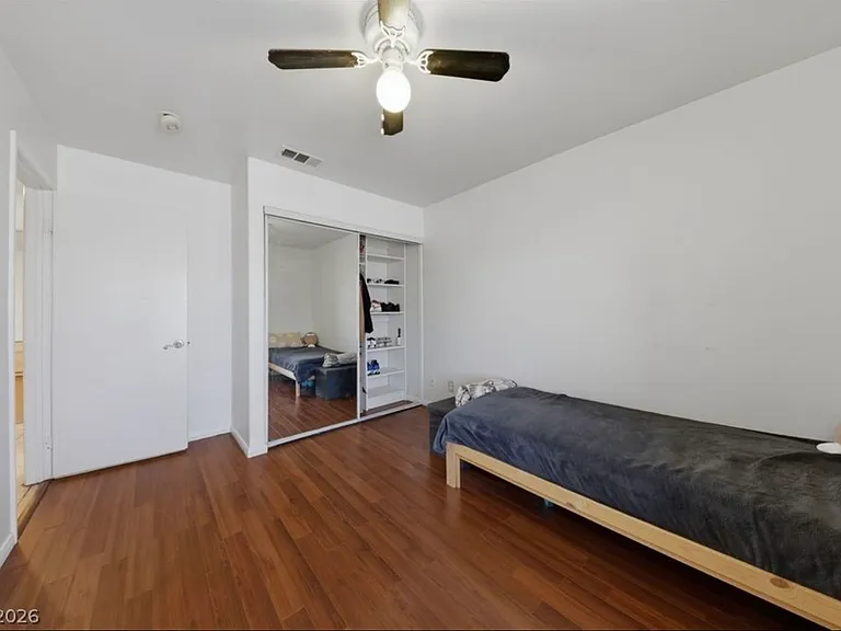 4251 Valley Royal Dr — Photo 17