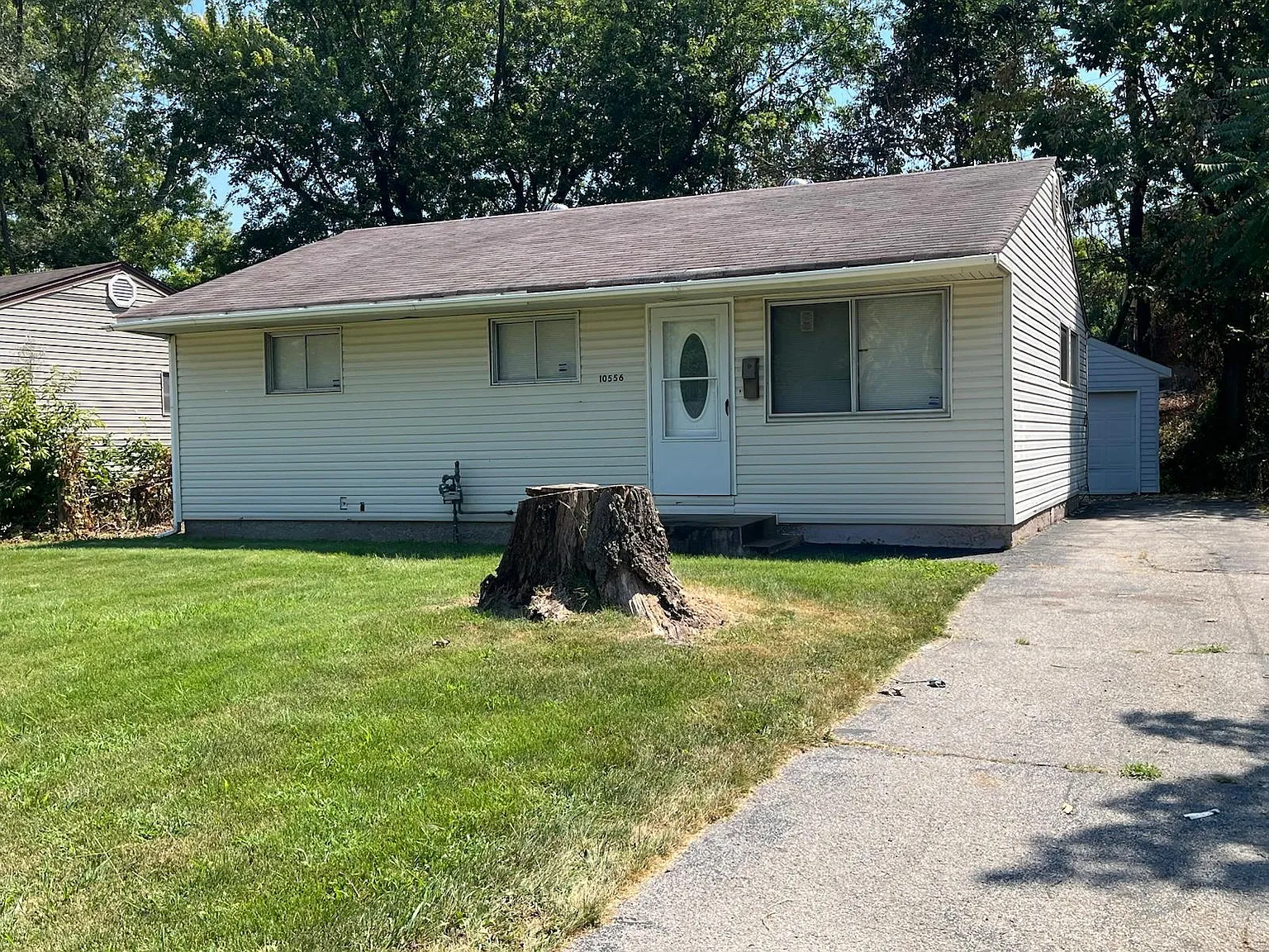 3 bed, 1.0 bath, 876 sqft, $1,395 — Photo 1